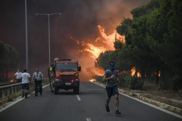 Β. Φύτρου: Υπήρχαν καθηλωμένα ελικόπτερα την ώρα της φονικής πυρκαγιάς στο Μάτι